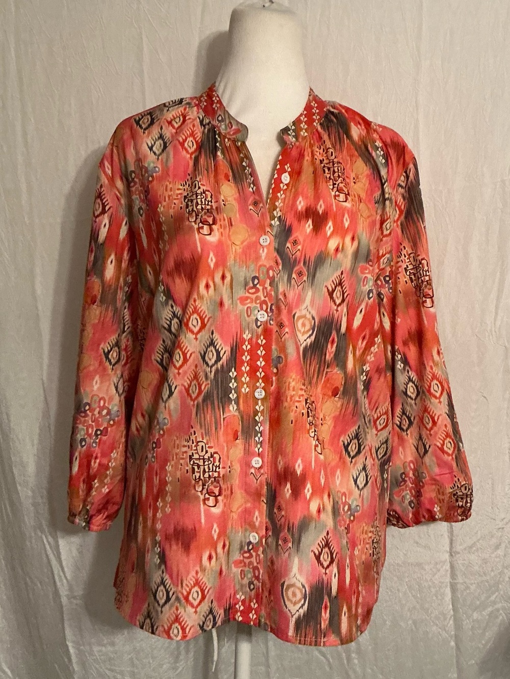 Women’s Coral Patterned Button-Front Blouse